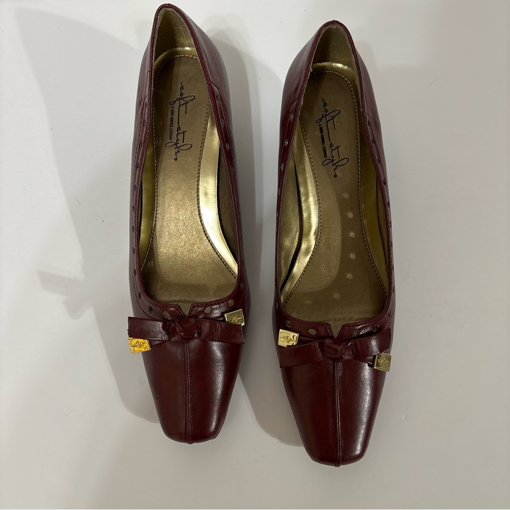 Hush Puppies Soft Style Womens 9M Burgundy Pumps Business Heels Bow